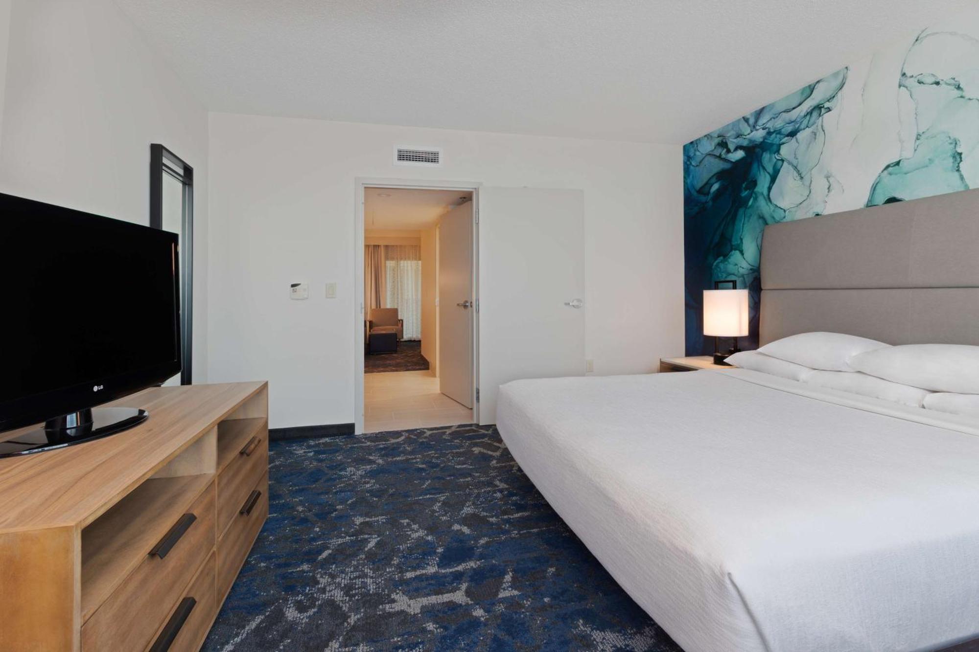 Embassy Suites By Hilton Tampa Usf Near Busch Gardens Exteriör bild