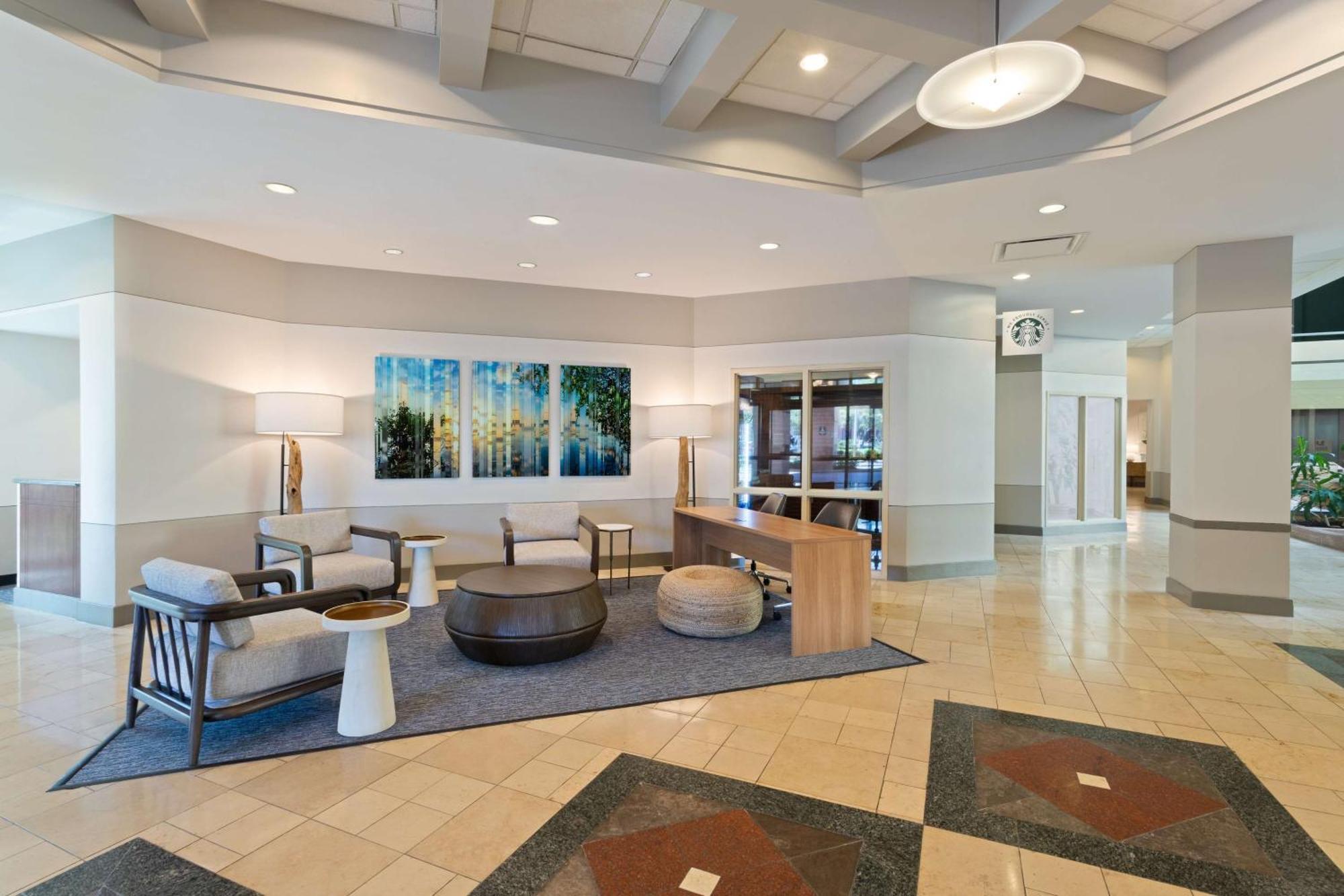 Embassy Suites By Hilton Tampa Usf Near Busch Gardens Exteriör bild