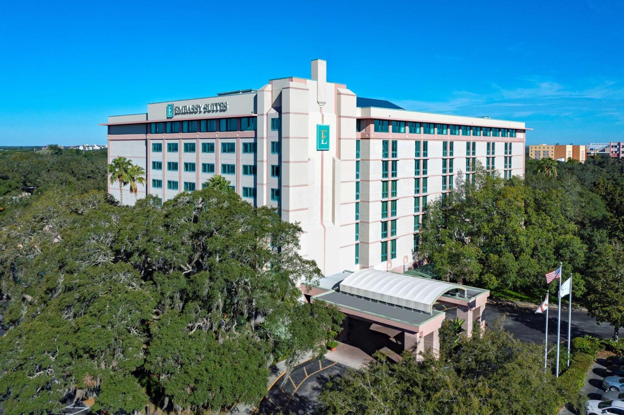 Embassy Suites By Hilton Tampa Usf Near Busch Gardens Exteriör bild